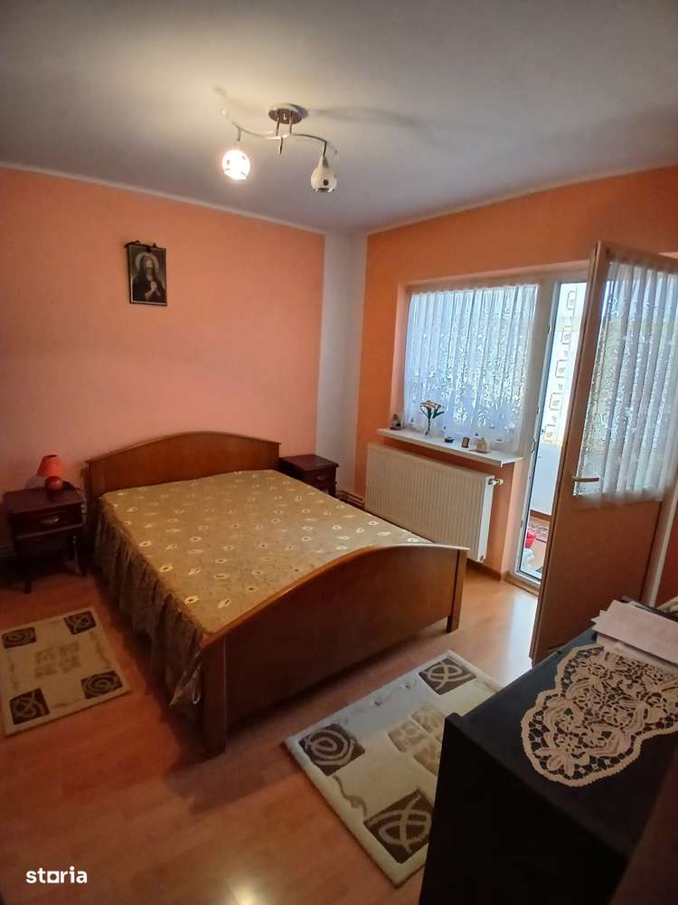 zona CET! 3 camere,dec, 68 mp balcon, mobilat, utilat.-1