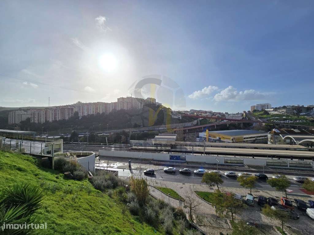 OPORTUNIDADE ÚNICA: T2+1 COM 130m² JUNTO À ESTAÇÃO da Agualva-Cacém... - Grande imagem: 2/43