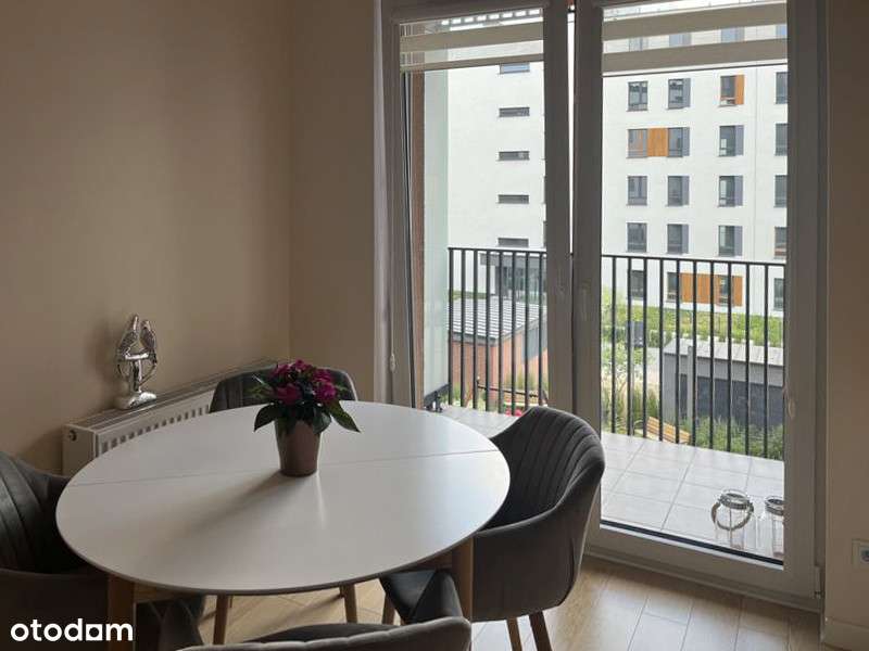 2-pokojowe mieszkanie z 2 garażami i komórką | Praga Południe - Pełny obrazek: 4/8