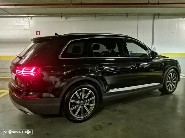 Audi Q7 3.0 TDi quattro S-line Tiptronic 7L - 12