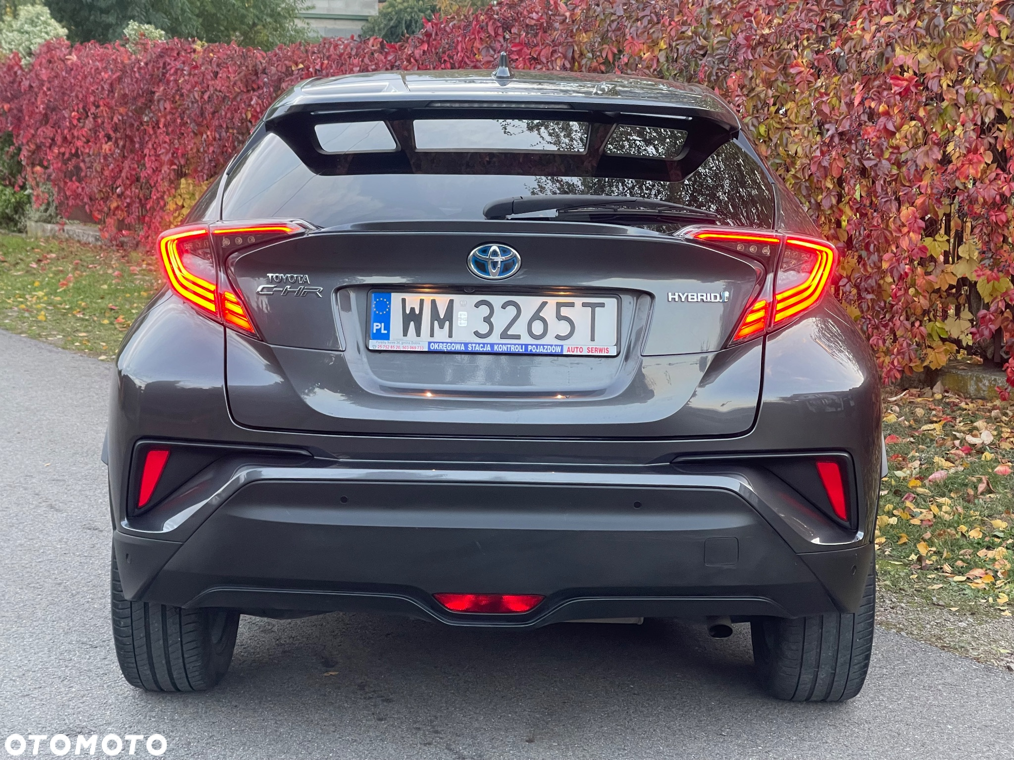 Toyota C-HR Hybrid Style Selection - 11