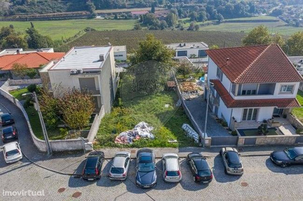 Lote de Terreno à venda em Guisande - Braga