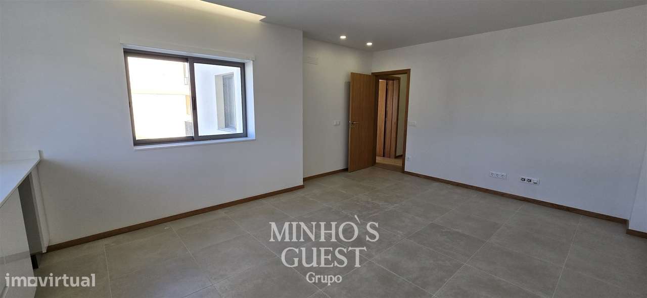 Apartamento T3 Novo c/ garagem no centro de Braga - Braga-7