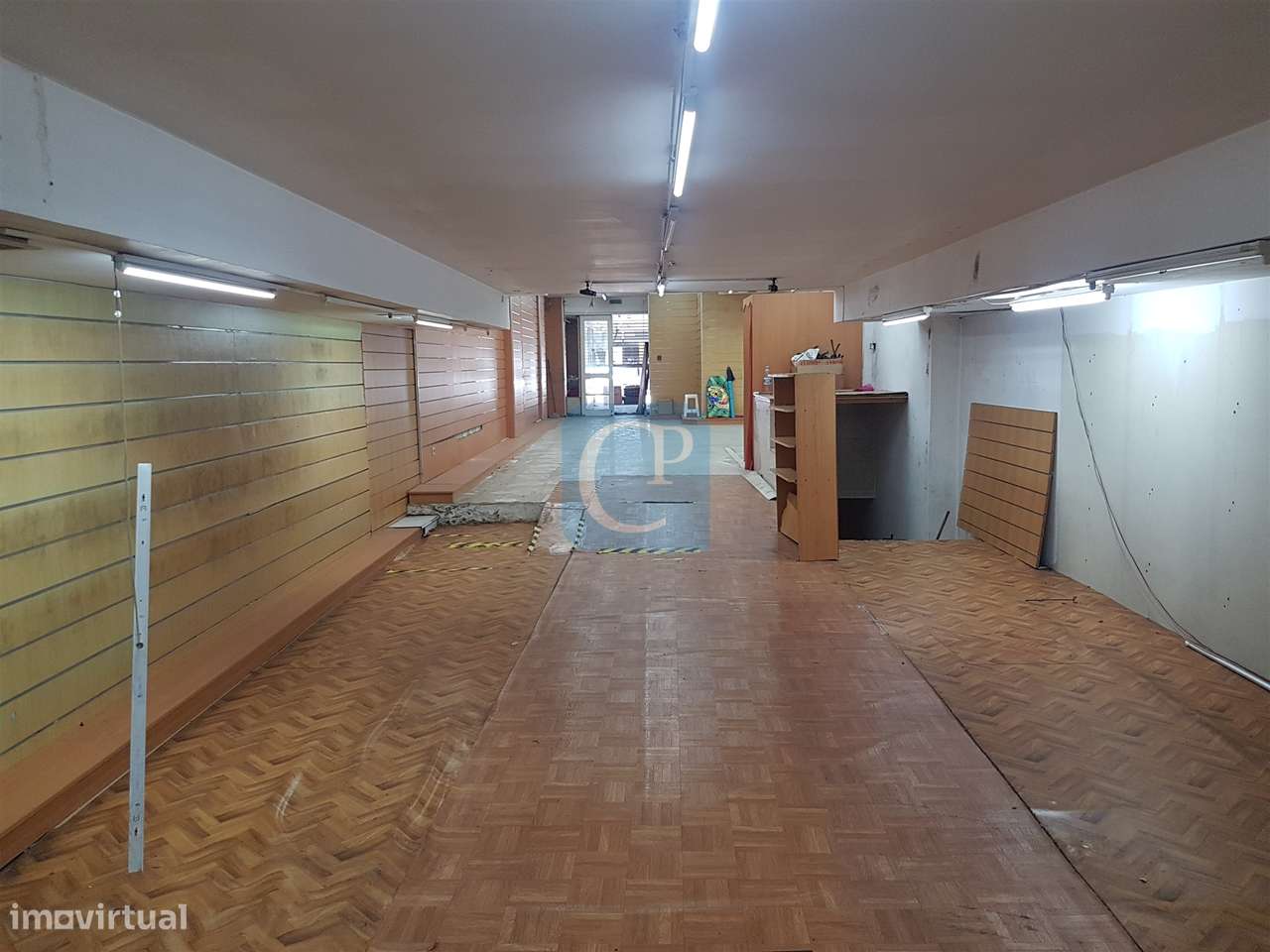 Loja à Rotunda da Boavista, Cedofeita - Grande imagem: 4/9