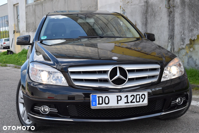 Mercedes-Benz Klasa C 180 CGI Automatik BlueEFFICIENCY Elegance - 9