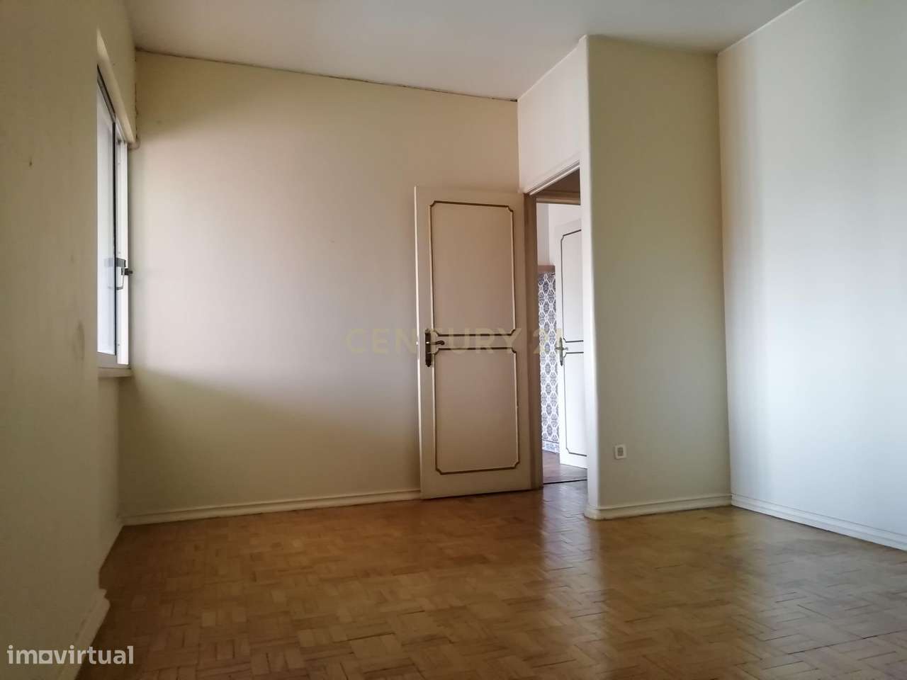 LUMINOSO APARTAMENTO DE 2 ASSOALHADAS JUNTO AO INSTITUTO SUPERIOR TÉCN - Grande imagem: 5/57