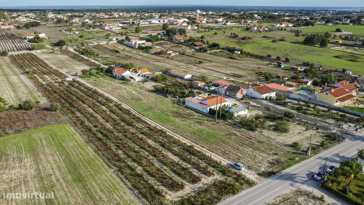 Terreno Misto de 7.500m² com Possibilidade de Construção de MORADIA, C - Grande imagem: 4/26