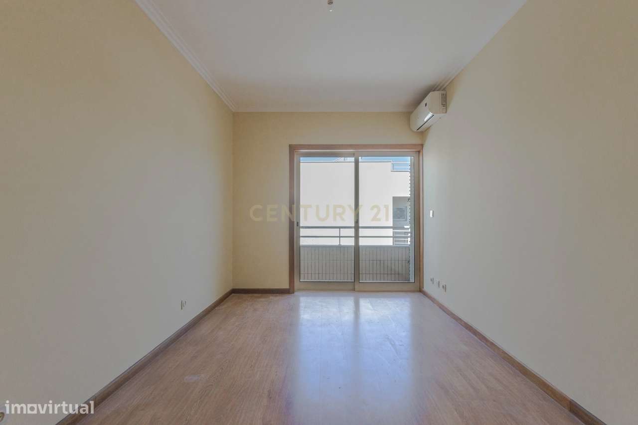 Soberbo Apartamento T2 com Vista Mar Canidelo-21