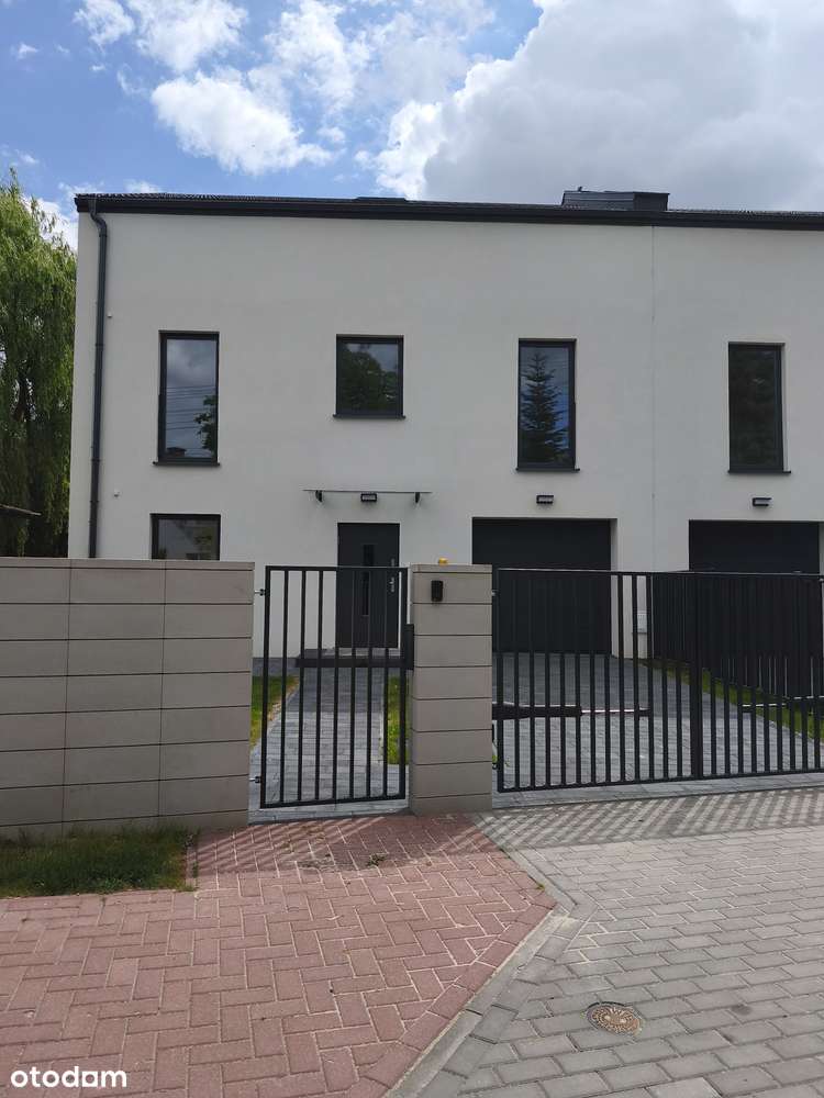 DOM W ZABUDOWIE BLIŹNIACZEJ – ŚWIDNIK, UL. PARTYZANTÓW (OS. ADAMPOL)