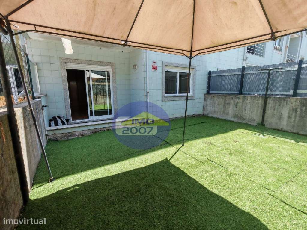Apartamento T2 com terraço em Canelas-25