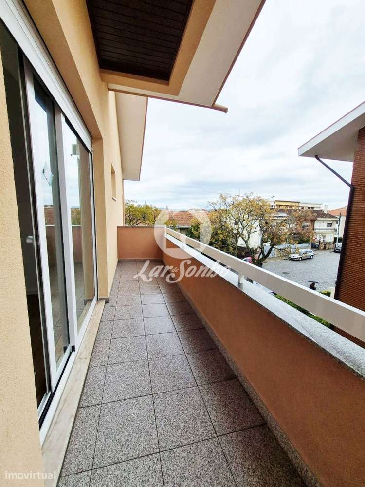 Apartamento T3, totalmente renovado, com Box, Águas Santas, Maia-13