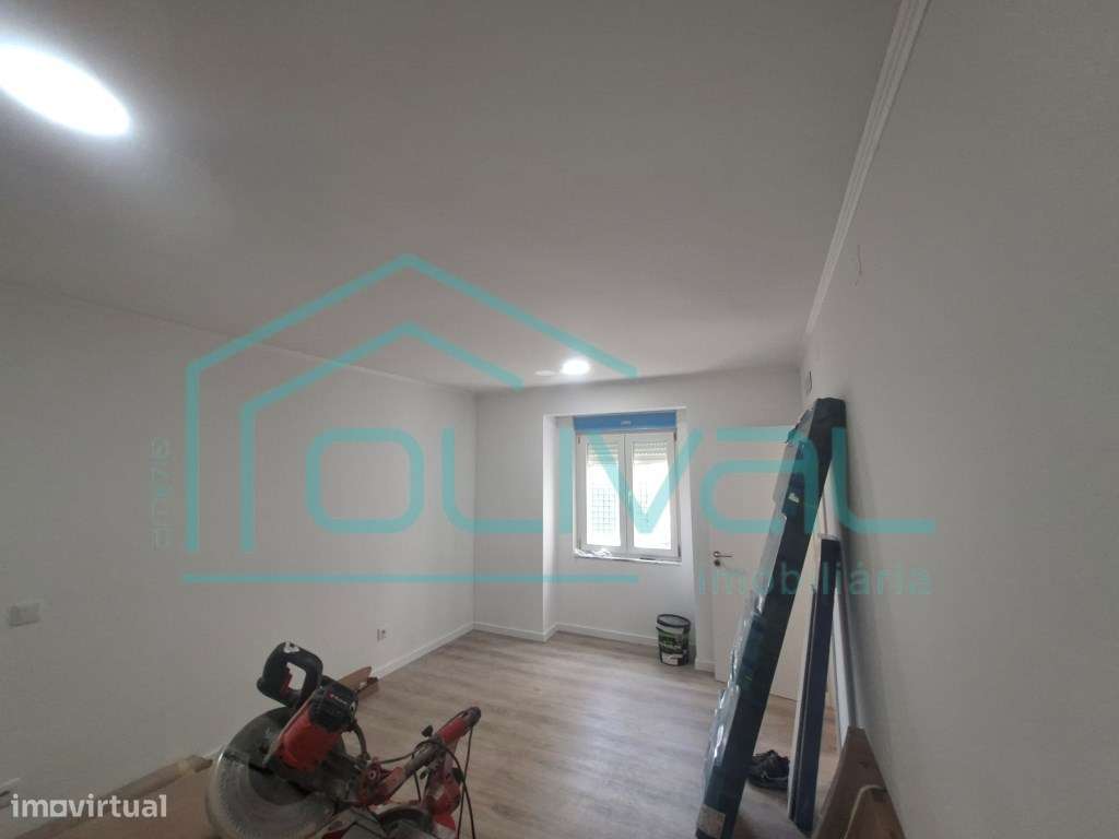 Moradia T3 totalmente remodelada no centro de Salvaterra de Magos-12