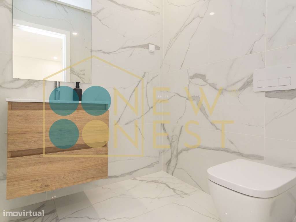 Moradia T3+1 em Banda como Nova com pátio e Vista Castelo de Palmel...-34