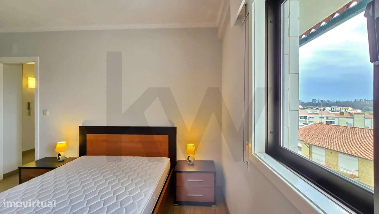 Apartamento T3 renovado no centro de Albergaria-11