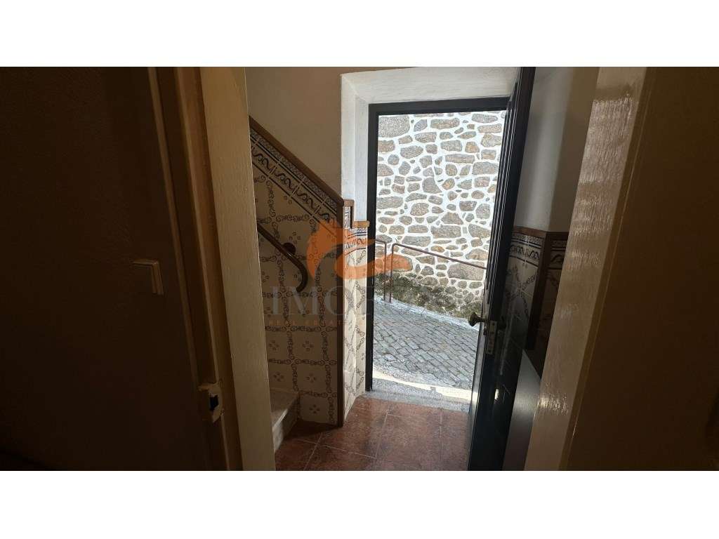 Moradia Pronta a Habitar localizada na vila de Avô - Ótimo para Alo...-9