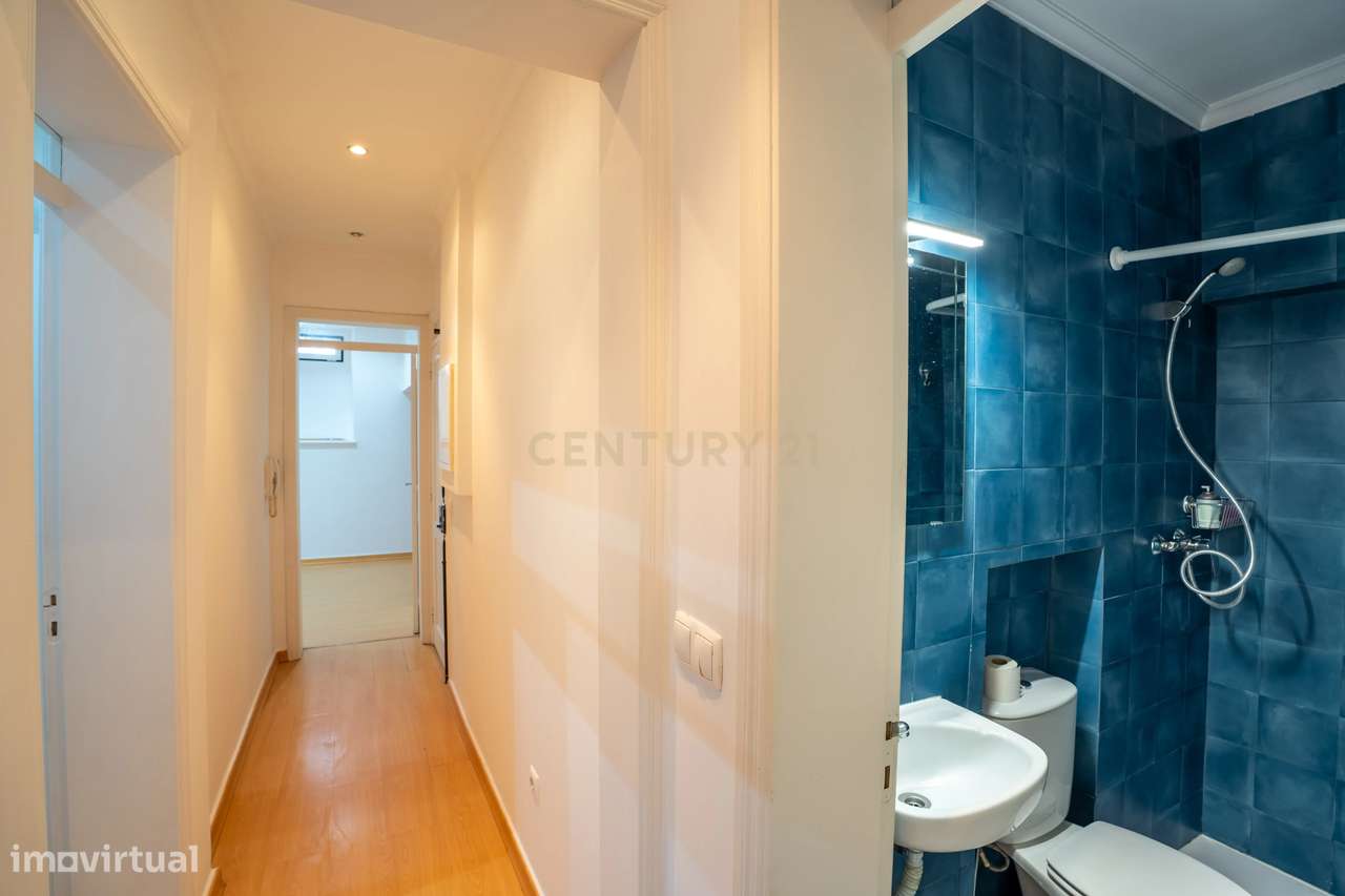 T2 em Campo de Ourique com Pátio de 23m²-8