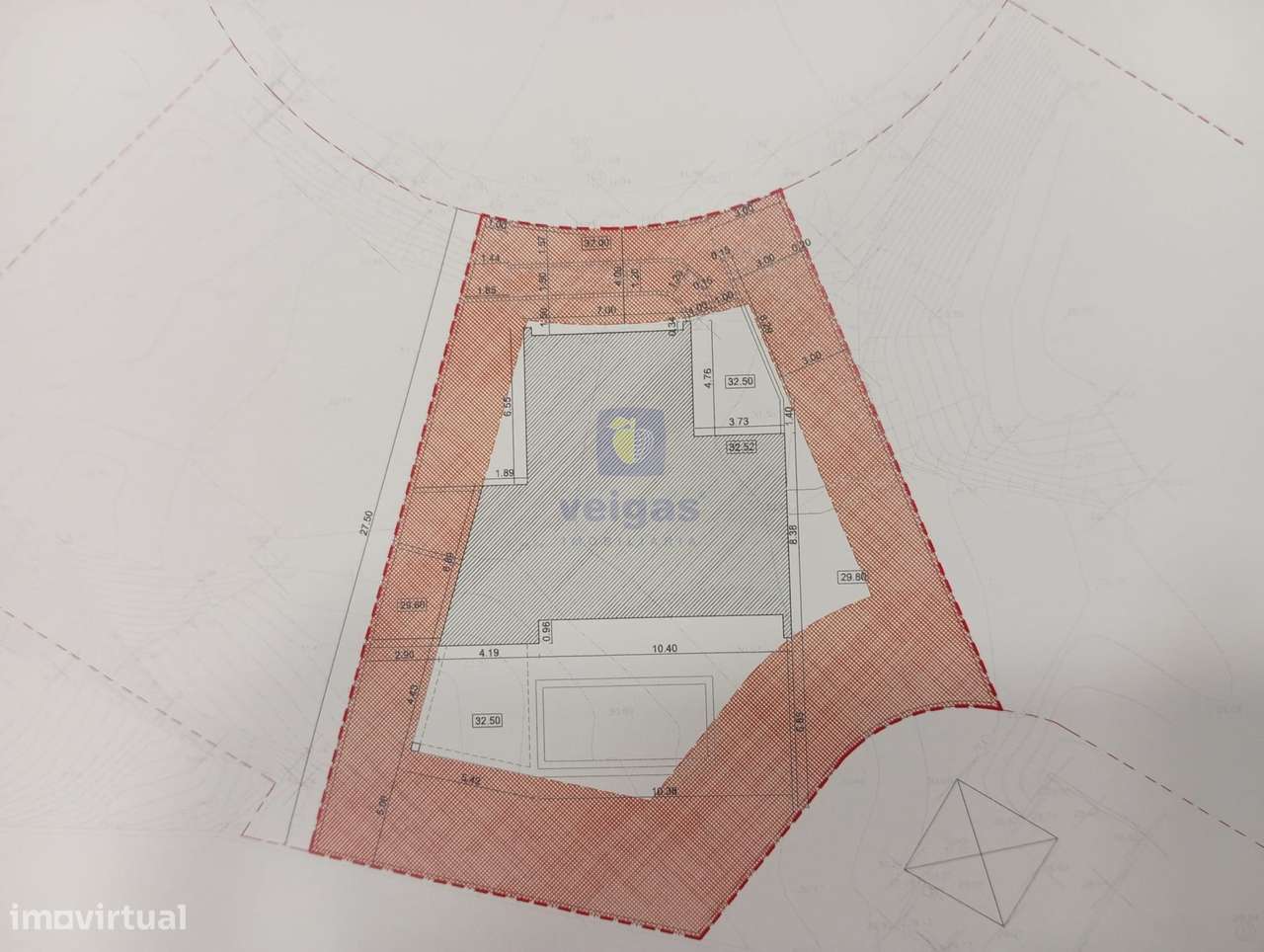 Moradia T4 Nova em Bairro Senhora da Luz, com Piscinae e Cave para Gar - Grande imagem: 5/8