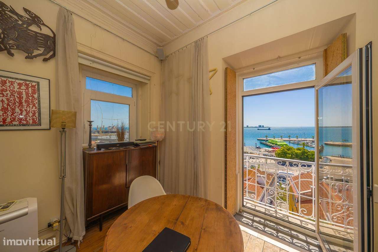 Apartamento com charme em Setúbal com uma vista soberba para o rio e t-4