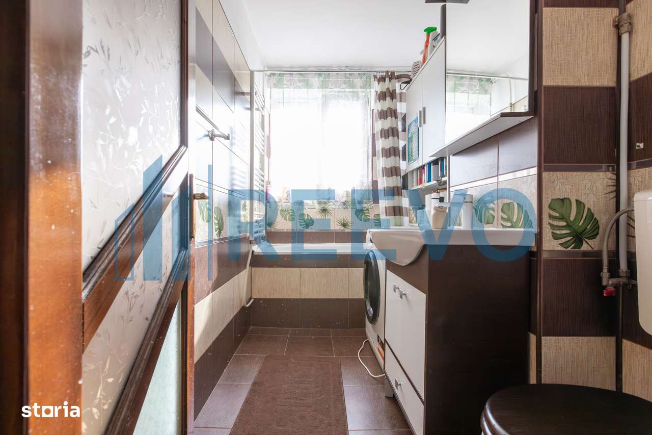Apartament de vanzare cu doua camere, decomandat - str Cornisa Bistrit-10