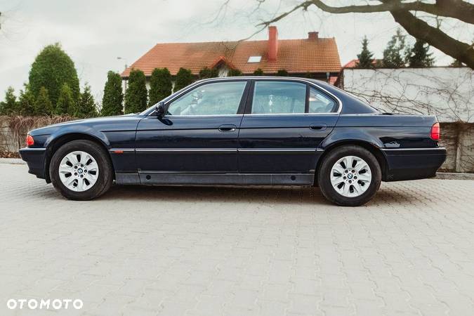 BMW Seria 7 728i L - 26