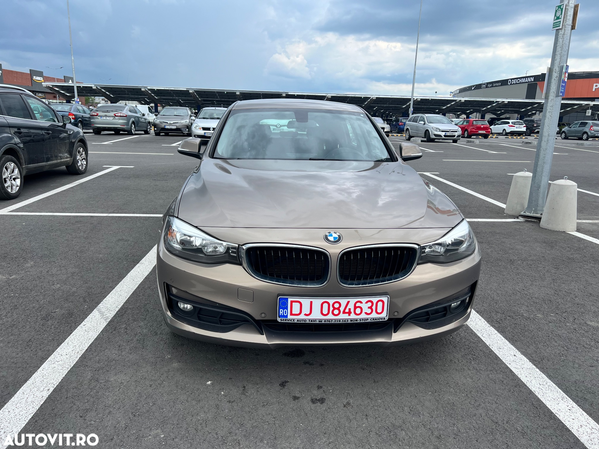 BMW Seria 3 318d GT - 13