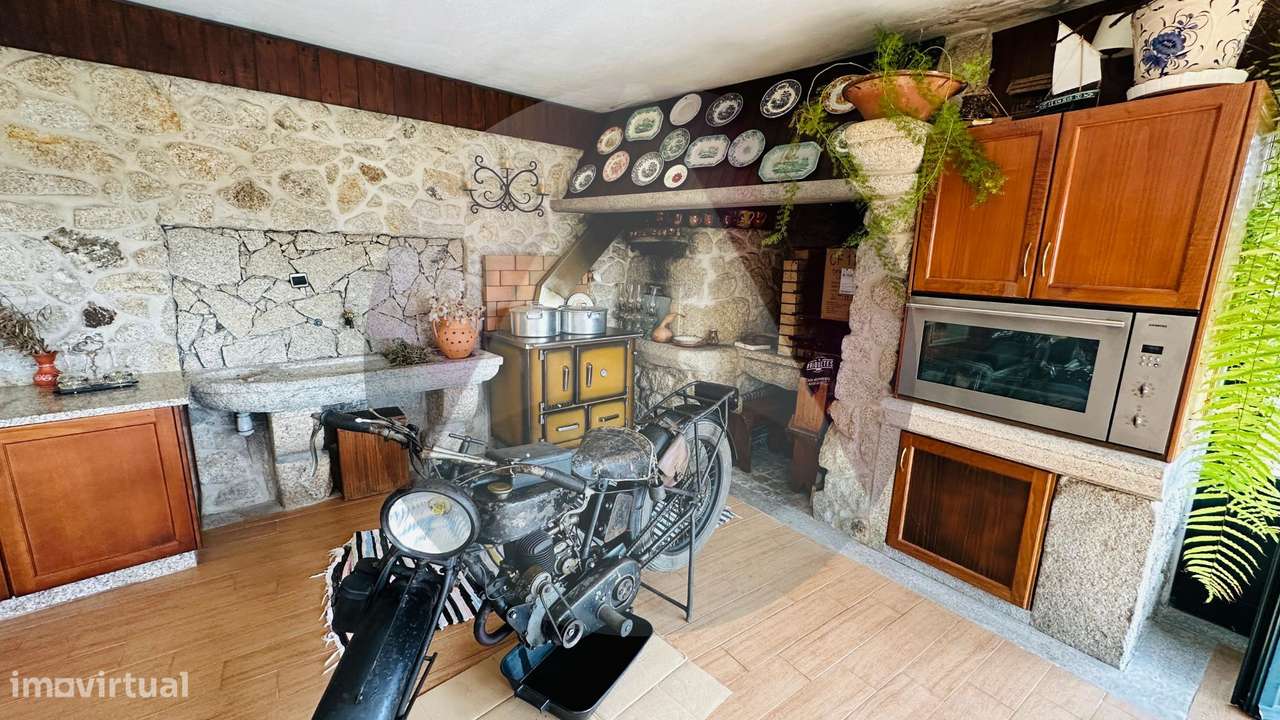 Fantástica moradia T6 c/ piscina-19