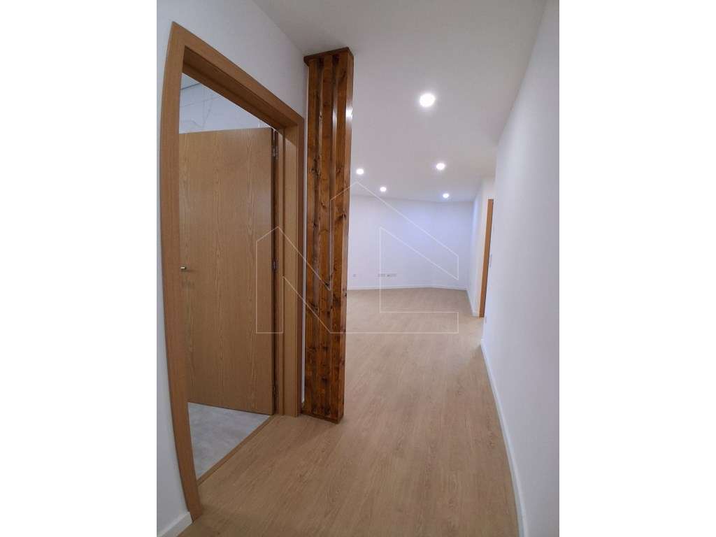 Moradia T2+1 Isolada e Térrea - Renovada em Estarreja-20