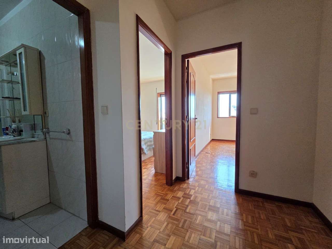 APARTAMENTO T2 | VARANDA | LUGAR DE GARAGEM | ARRUMOS | ELEVADOR | GON-12
