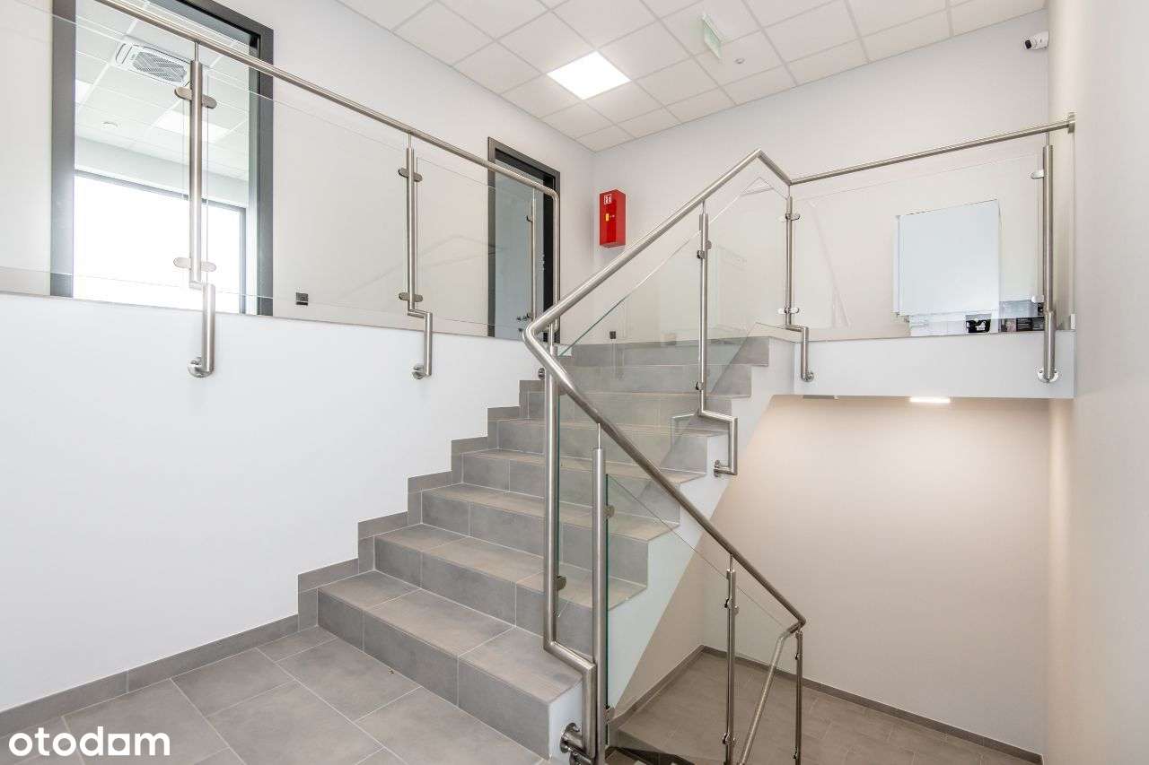 Na sprzedaż nowy magazyn z biurami SADY-13