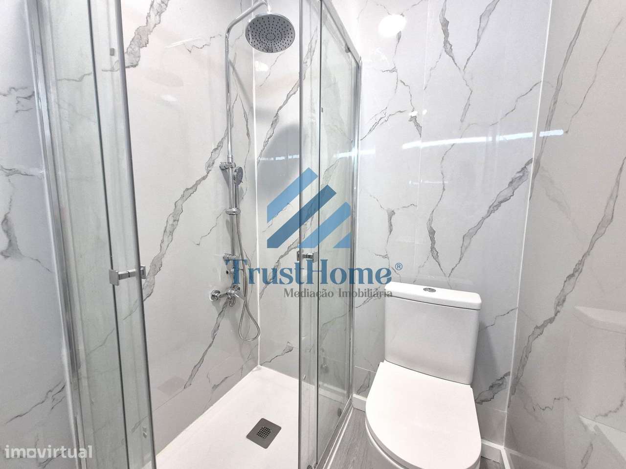 T1  Remodelado em Venteira centro da  Amadora-14