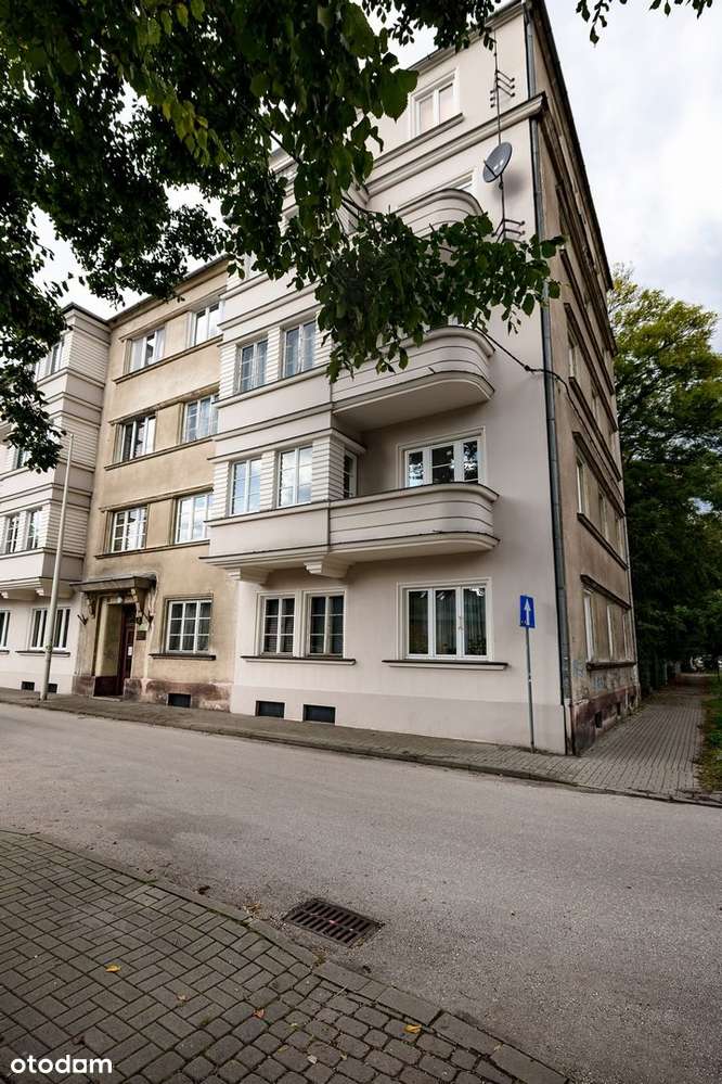 Magia światła w eleganckim mieszkaniu-15