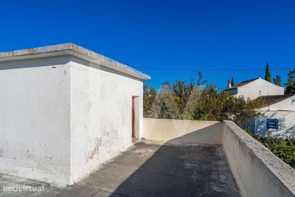 Moradia em fase de recuperação | Terreno | Quelfes | Olhão - Grande imagem: 5/40