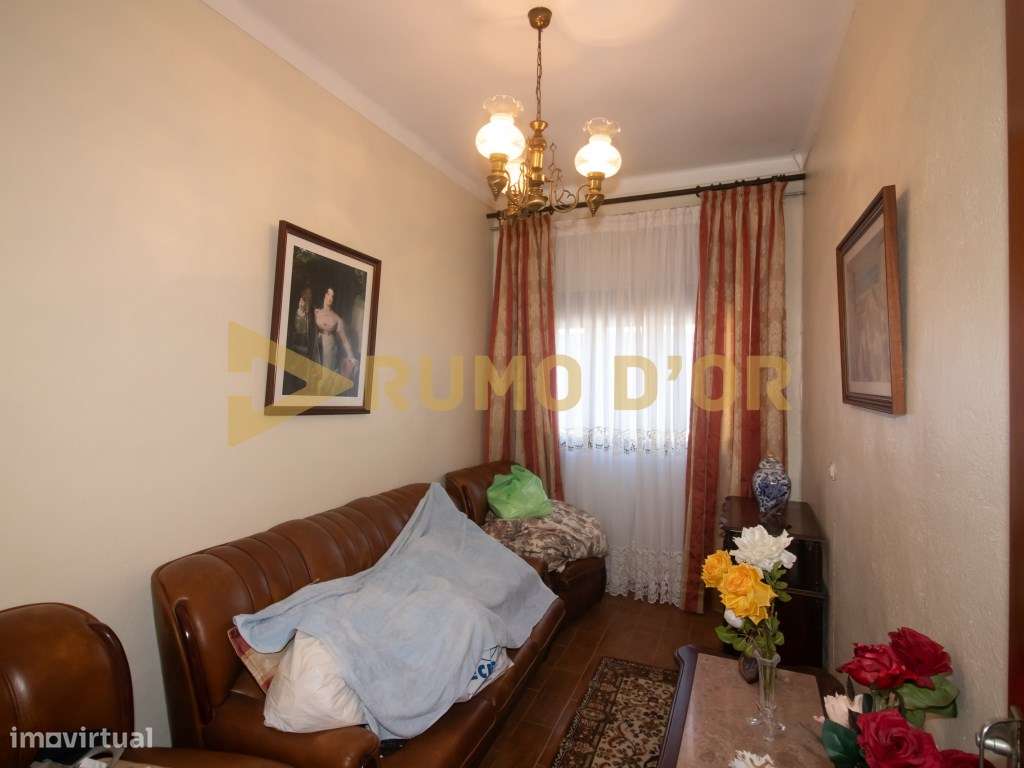 2 Moradias T3 para Recuperar em Penafirme da Ventosa, Alenquer-18