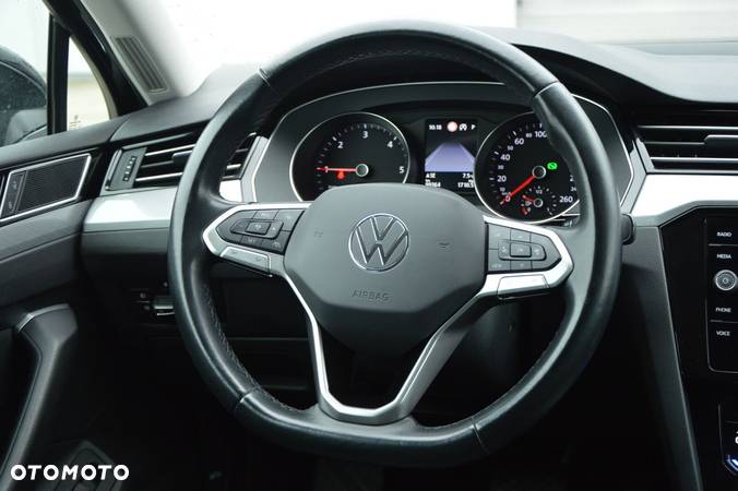 Volkswagen Passat 2.0 TDI EVO Business DSG - 24