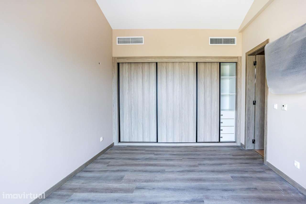 Moradia de Luxo em Condomínio Exclusivo com Piscinas no Carvoeiro-24