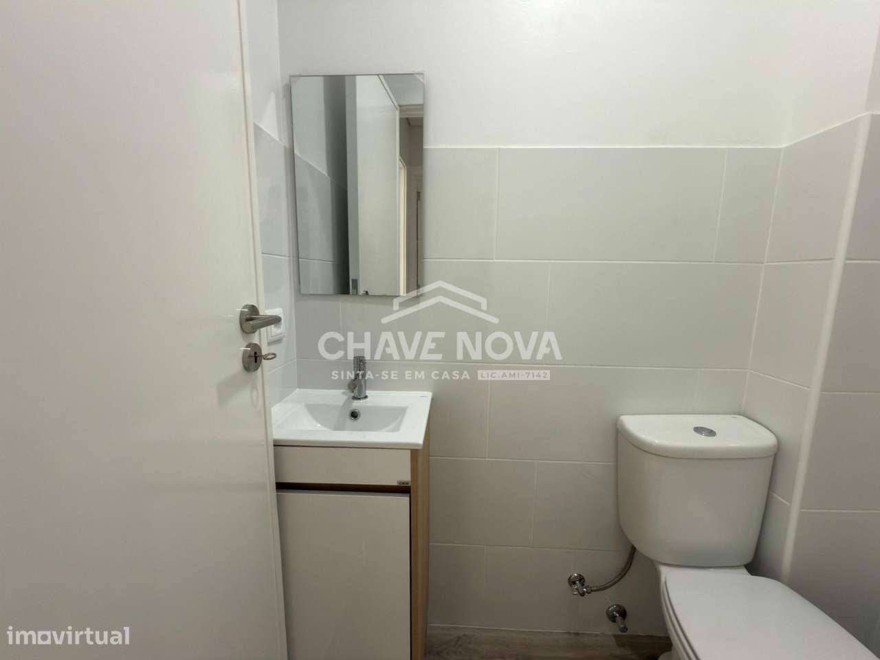 Apartamento T2+1 Renovado c/ Garagem Box em Valadares-14