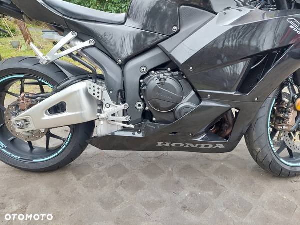 Honda CBR - 12