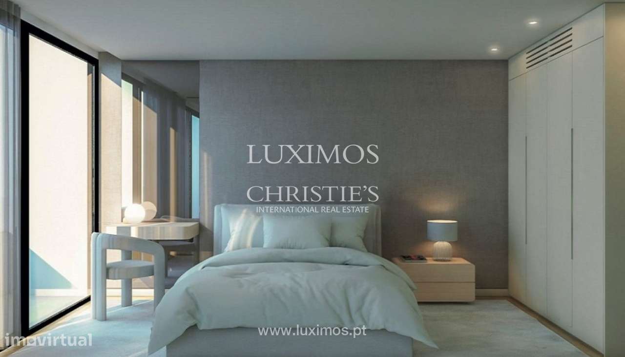 Moradia V4+1 com jardim, piscina e vistas de mar à venda em Valadares - Grande imagem: 5/8