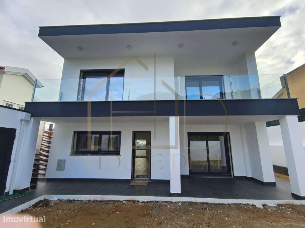 EXPLÊNDIDA Moradia T4 com Garagem e Espaço para Piscina. Sobreda - Grande imagem: 5/46