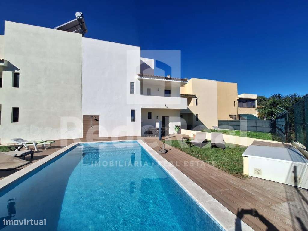 Moradia T3 + 1 com Piscina Privada e Boas Áreas no Coração de Albuf...-25