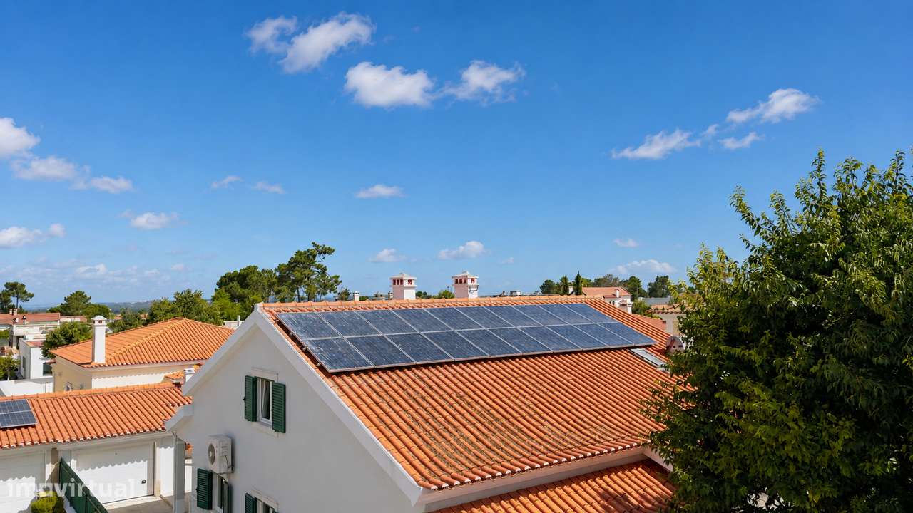 Moradia T5 isolada com 20 painéis solares e 3 quartos no piso térreo-35