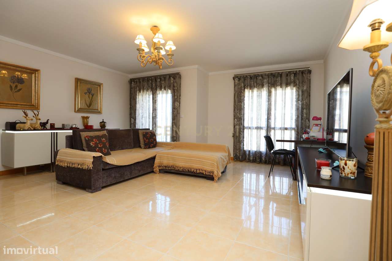 Apartamento T3  || Box 3 viaturas-7