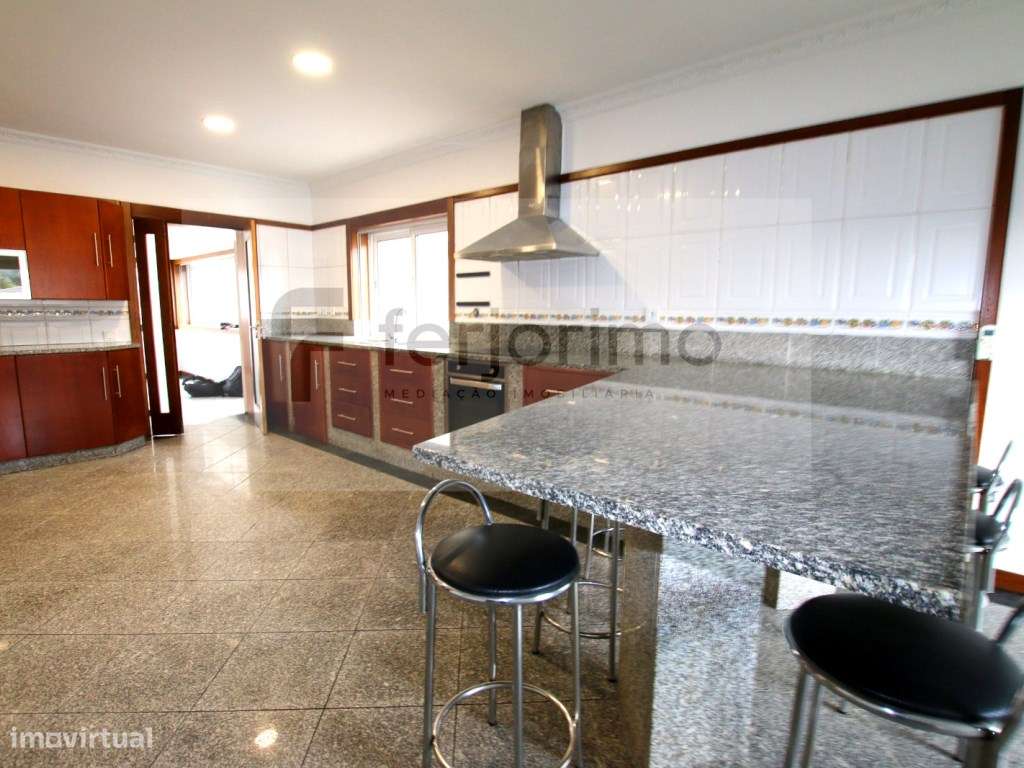 Magnífica Moradia, em zona tranquila-10