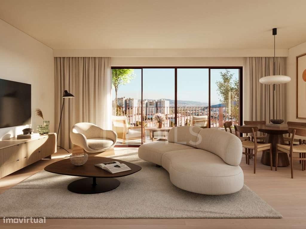 Apartamento T3 com varanda em Santo António dos Cavaleiros - Grande imagem: 2/62