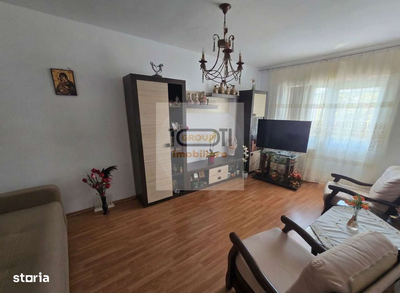 Apartament de vânzare zona TÂRGU CUCU (zonă centrală), cu 3 camere-0