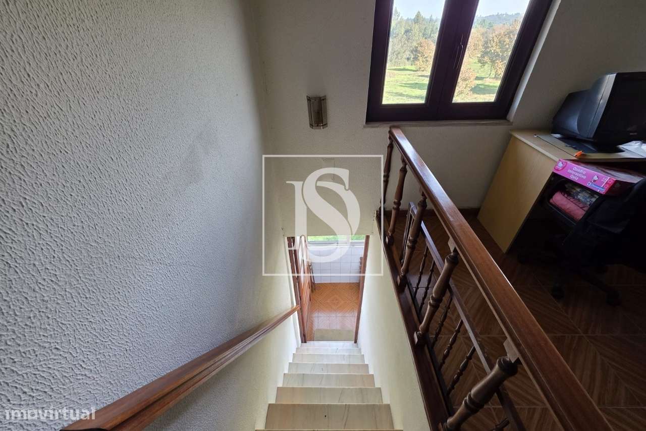 Moradia T6 no centro de Tondela-23