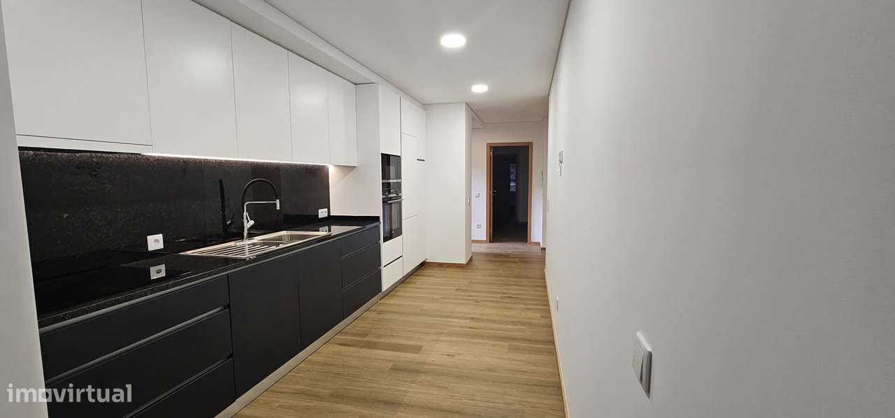 Comprar Excepcional T3 com Terraço ao Metro do Parque Urbano - Grande imagem: 5/12