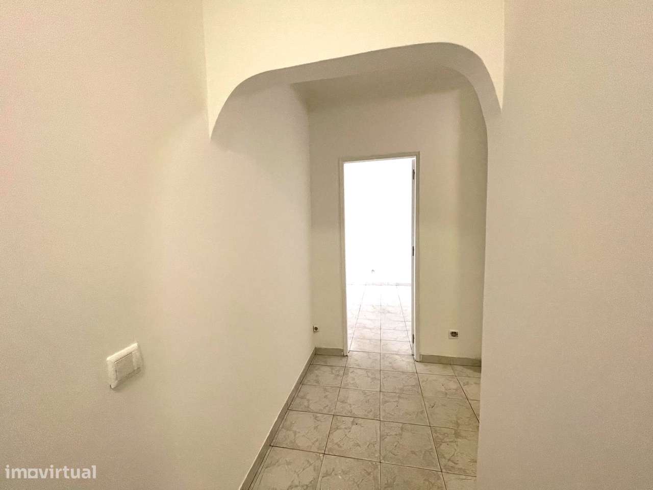 Apartamento T2 com Arrecadação em Faro-6