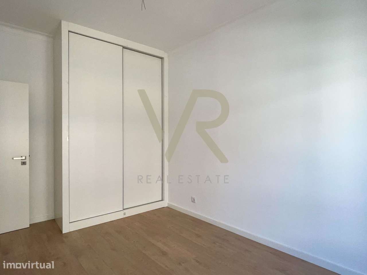 Apartamento T2 no centro de Almada-13