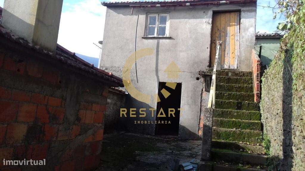 Moradia para recuperar em Sedielos - Peso da Régua-7